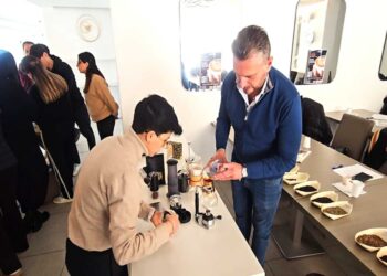 A ISCHIA IL CORSO DI FORMAZIONE CON CARMELA MARESCA, LA CAMPIONESSA ITALIANA DI LATTE ART