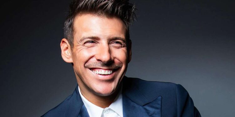 Chi è Francesco Gabbani: Il Cantante in Gara a Sanremo 2025