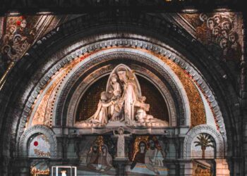 Le apparizioni, i miracoli, la grotta: perché oggi si celebra la Madonna di Lourdes?