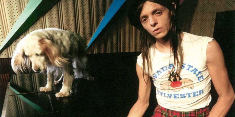 Sanremo, Lucio Corsi premiato con il microfono d’argento AssoMusica