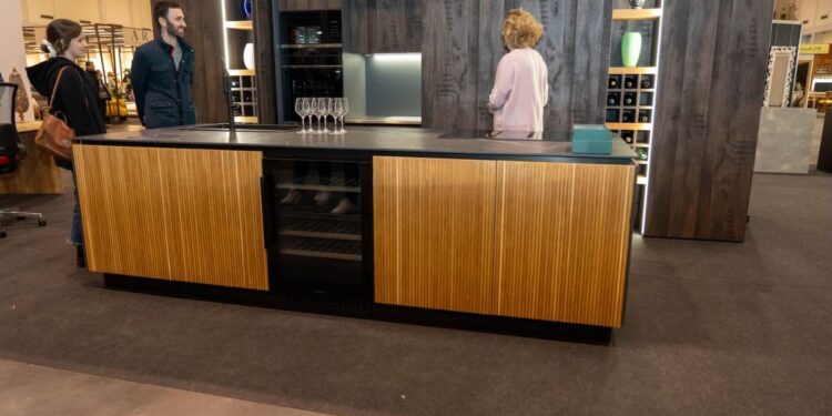 Dal forno più evoluto del mondo alla carta da parati in fibra di vetro. A Casa su Misura tecnologie e design personalizzabili