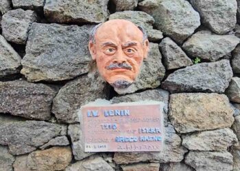 ISCHIA, SCOPERTA TARGA IN RICORDO DEL SOGGIORNO DI LENIN A LACCO AMENO