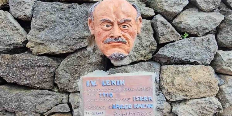 ISCHIA, SCOPERTA TARGA IN RICORDO DEL SOGGIORNO DI LENIN A LACCO AMENO