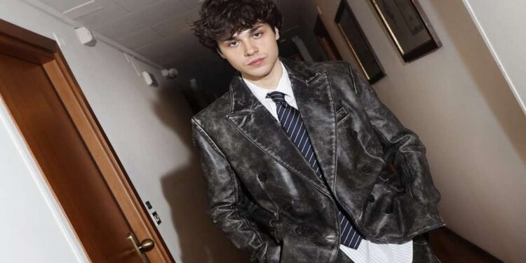 Napoli, targa ad Andrea Settembre per la vittoria al Festival di Sanremo