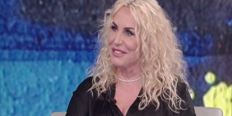 Che tempo che fa, Antonella Clerici e Sanremo: “Una volta ho chiesto a Laura Pausini di condurre insieme a me”