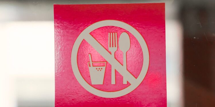 Cibi vietati in Italia: attenzione, ecco cosa si rischia a infrangere questa regola