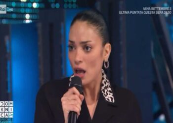 Domenica In, Elodie sbotta contro un giornalista durante lo speciale Sanremo 2025: ecco cosa è successo