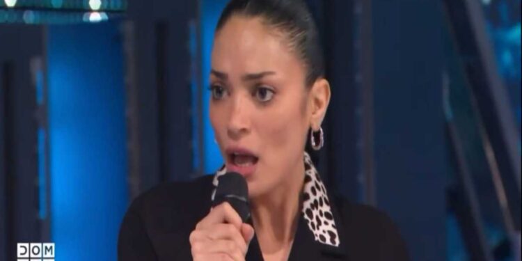 Domenica In, Elodie sbotta contro un giornalista durante lo speciale Sanremo 2025: ecco cosa è successo