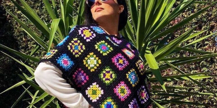 La lana nella moda invernale – outfit per febbraio 2025 con accessori e capi artigianali – testimonianza di un’esperta artigiana