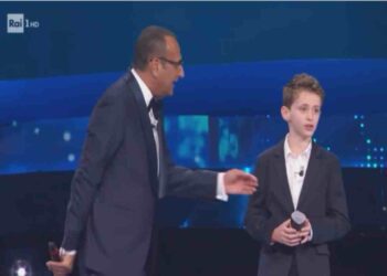 Chi è Samuele Parodi, il ‘tuttologo’ di Sanremo che sorprende il pubblico e ‘sfida’ Carlo Conti alla conduzione