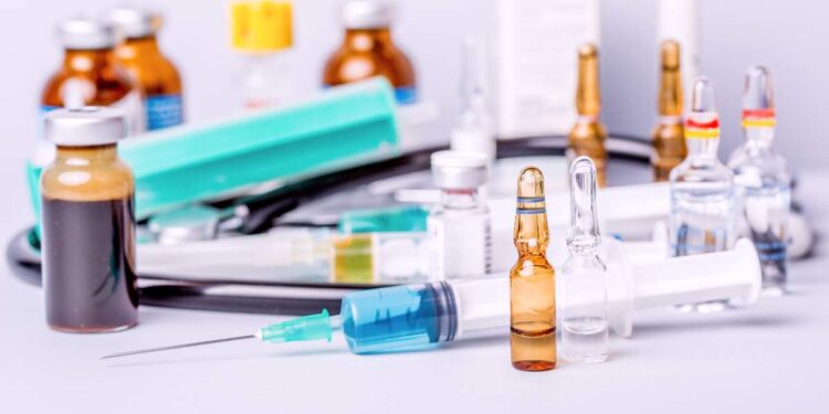 Accesso ai farmaci innovativi: l’Italia seconda in Europa per disponibilità, ma i tempi restano lunghi