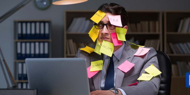 Chiuso in ufficio tutto il giorno? 5 consigli per migliorare la qualità dell’aria che respiri