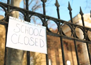 Vacanze di Pasqua, in alcune scuole arriva il maxi ponte di dieci giorni: il calendario regione per regione