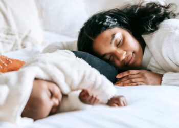 Bambini e adolescenti? Dormono poco e male: le regole per un sonno di qualità