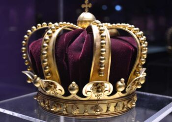 Re Carlo III compra una casa da oltre 3 milioni di sterline: un regalo per Camilla