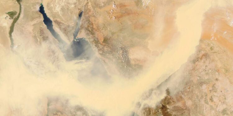 Aria cupa e scura in Campania: l’invasione della sabbia del deserto