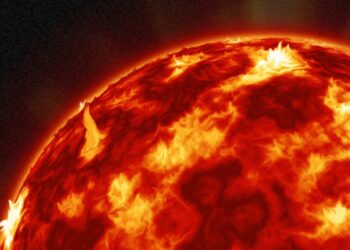 Come prepararsi per affrontare una probabile tempesta solare sulla Terra