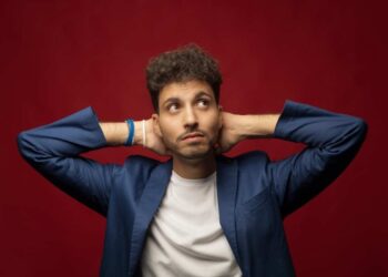 Dopo tre sold out in Puglia, continua il tour nazionale “Ant3prima” di Vincenzo Comunale: prossime tappe a Palermo, Firenze, Pisa e oltre, con una puntata in Olanda