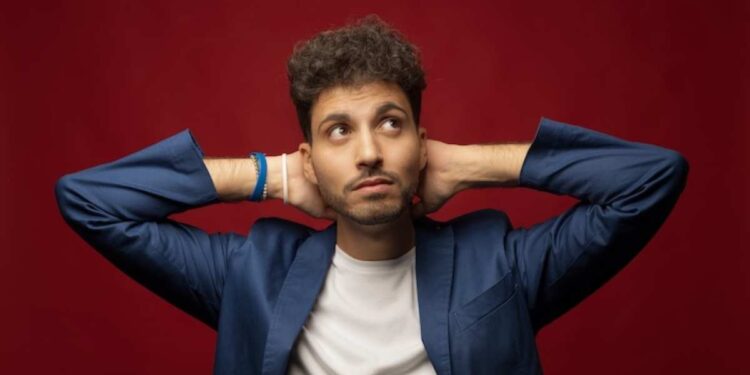 Dopo tre sold out in Puglia, continua il tour nazionale “Ant3prima” di Vincenzo Comunale: prossime tappe a Palermo, Firenze, Pisa e oltre, con una puntata in Olanda