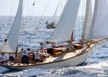 Barche d’epoca e classiche, Dragoni e auto storiche alla prima edizione della Vela&Motori Cup, Alassio dall’8 all’11 maggio 2025