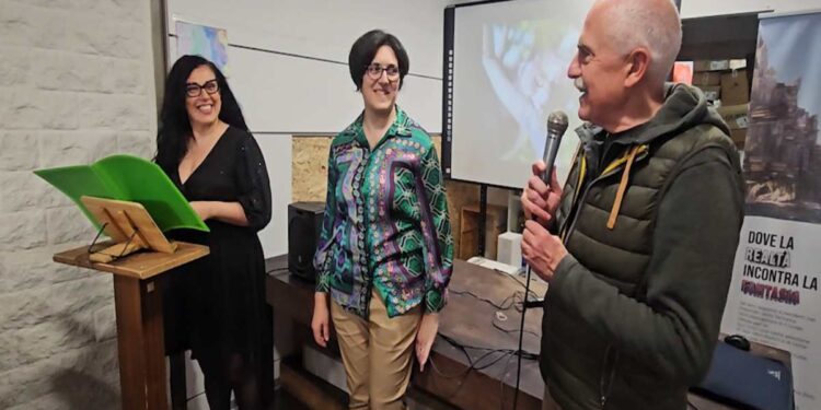 ISCHIA, PRESSO LA LIBRERIA MONDADORI OMAGGIATO IL GENIO DI ROBERTO DE SIMONE