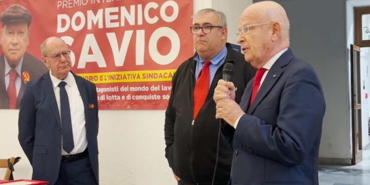 IL PROF. LOUIS GODART VISITA LA BIBLIOTECA DI DOMENICO SAVIO: “PER GLI OPERAI ERA IL SIMBOLO DELLA SPERANZA”