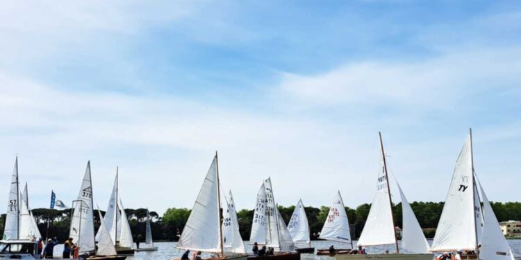 Derive storiche da tutta Italia, musica e cultura sul Lago di Massaciuccoli per il 2° “Le Vele Classiche di Puccini”