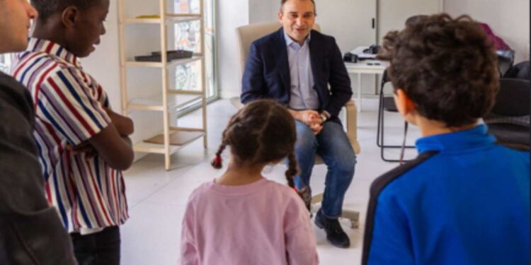 Il sindaco Lo Russo incontra i bambini di “Aurora Children Lab”: progetto di Panafricando APS