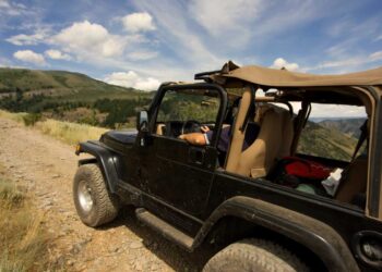 Jeep dei cacciatori sui sentieri del Veneto, “fermatevi”