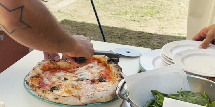 ISCHIA, CONCORSO PER LA REALIZZAZIONE DELLA VERACE PIZZA NAPOLETANA: AL “TELESE” UN GRANDE SUCCESSO