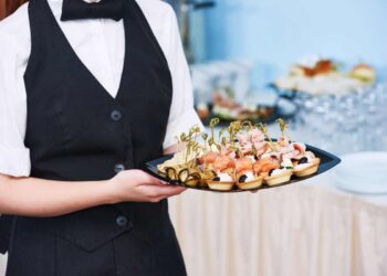 Come scegliere il catering ideale per le cerimonie romane