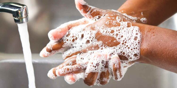 Igiene delle mani: un gioco interattivo per farlo correttamene (e alcuni numeri sulle abitudini)