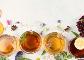 Tisane: ecco come consumarle anche in estate