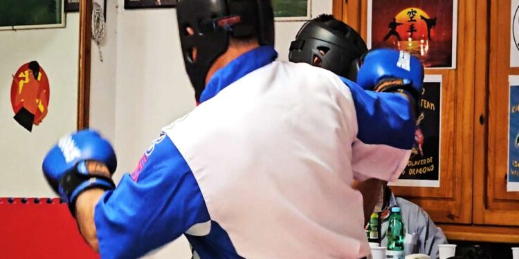 FORIO, TECNICA E GRANDE SPETTACOLO AGLI ESAMI DI KARATE E KICKBOXING NELLA PALESTRA “BRUCE LEE”