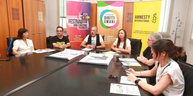 Il programma della ‘Settimana dei diritti umani’ e di “Voci per la libertà – Una canzone per Amnesty”