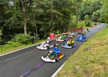 Pioggia e freddo non frenano i piloti. Qualche “crash”