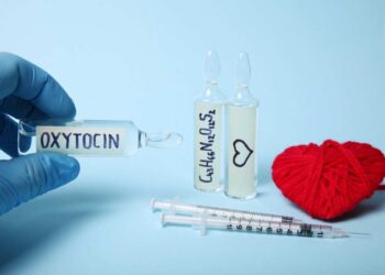 Ossitocina, ecco come aumentare l’ormone dell’amore con poche mosse