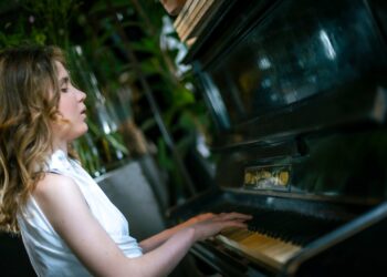 37° FESTIVAL DI VILLA ARCONATI – Domenica 6 alle 6… Concerto all’alba – FRIDA BOLLANI MAGONI con Mark Glentworth