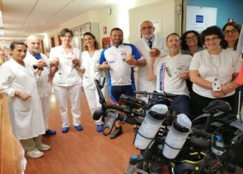 Il “Bici Tour” AIMAK fa tappa al Centro Clinico NeMO Roma al Gemelli