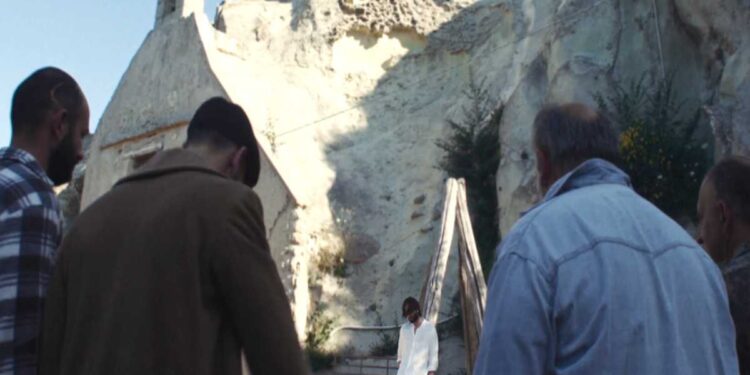 GLI EREDI DEL FUOCO, FILM CAPOLAVORO DI BORIS MOLINARO ED EMANUEL PASCALE SU DEVASTAZIONE AMBIENTALE