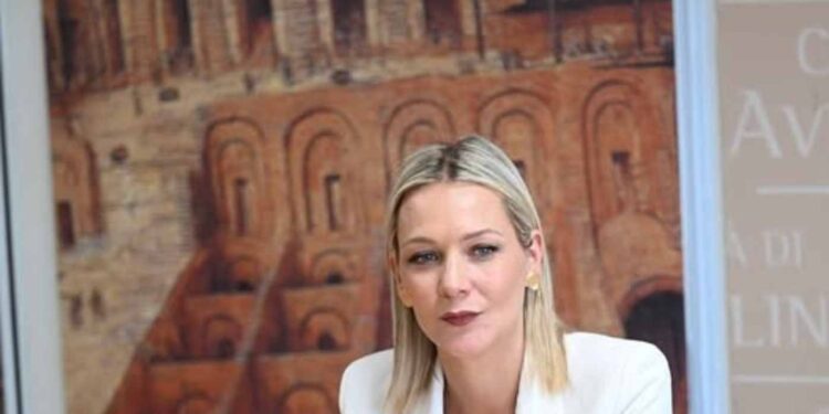 Laura Nargi: Non è un addio, ma solo un arrivederci… Pronta a ricandidarci tra 1 anno per tornare sindaco