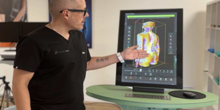 Mal di schiena? 4 semplici esercizi per curarlo e prevenirlo in estate