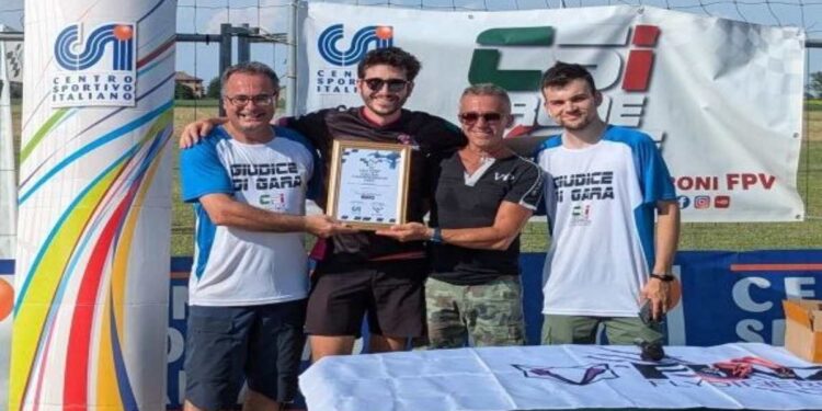 Le finali al campo volo modenese del GACE di Castelfranco Emilia regalano il titolo associativo al valdostano e al francese