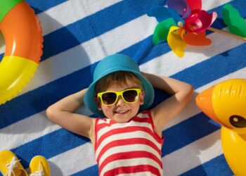 Estate 2025: Le dieci frasi in inglese da insegnare a un bambino se si va in vacanza all’estero