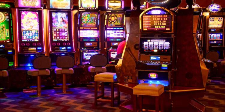 Unione Naz. Consumatori – Consulta: illegittimo vietare macchinette gioco online nei locali