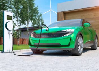 Auto elettriche, maxi incentivi fino a 11.000 euro: come fare domanda e chi può richiederli