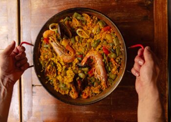 Guarini, Serranos e Flegrea celebrano la partenza da Torino della Vuelta a Espana 2025