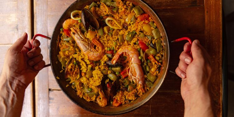 Guarini, Serranos e Flegrea celebrano la partenza da Torino della Vuelta a Espana 2025