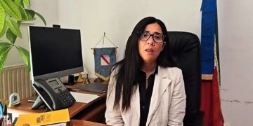 INCENDIO DEVASTANTE, IL SINDACO DI SERRARA FONTANA IRENE IACONO PRESENTA DENUNCIA CONTRO IGNOTI