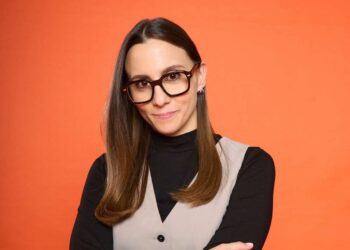 “RESTATE A NAPOLI” 2025: IL 10 AGOSTO SI PARTE CON AURORA LEONE